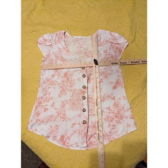 E&M Button Up Floral Blouse - Picture 6 of 6